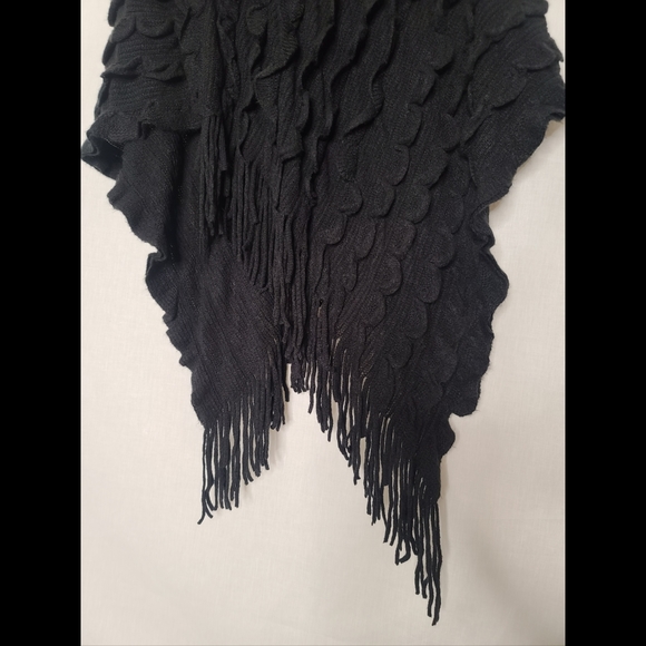 NWT - MAX SPORT PONCHO W/ RUFFLES - Picture 7 of 16